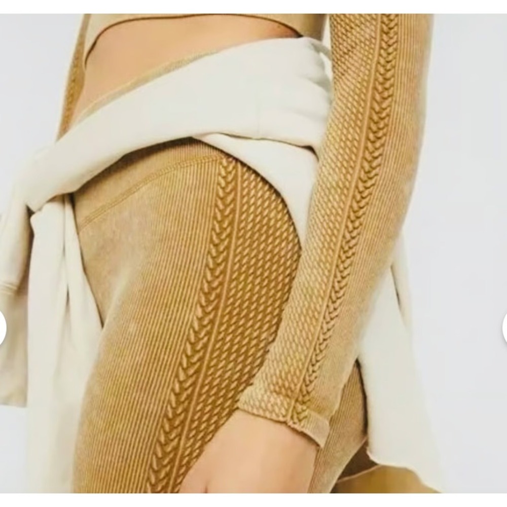 NWT Aerie Mustard Yellow Ribbed High Rise 7/8 Leggings Small